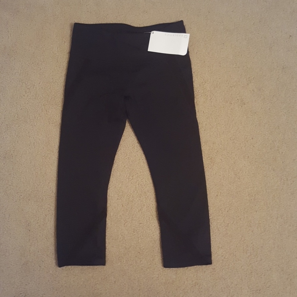 BNWT Fabletics Capris